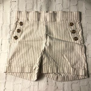 89th and Madison Gray and white striped shorts size medium
